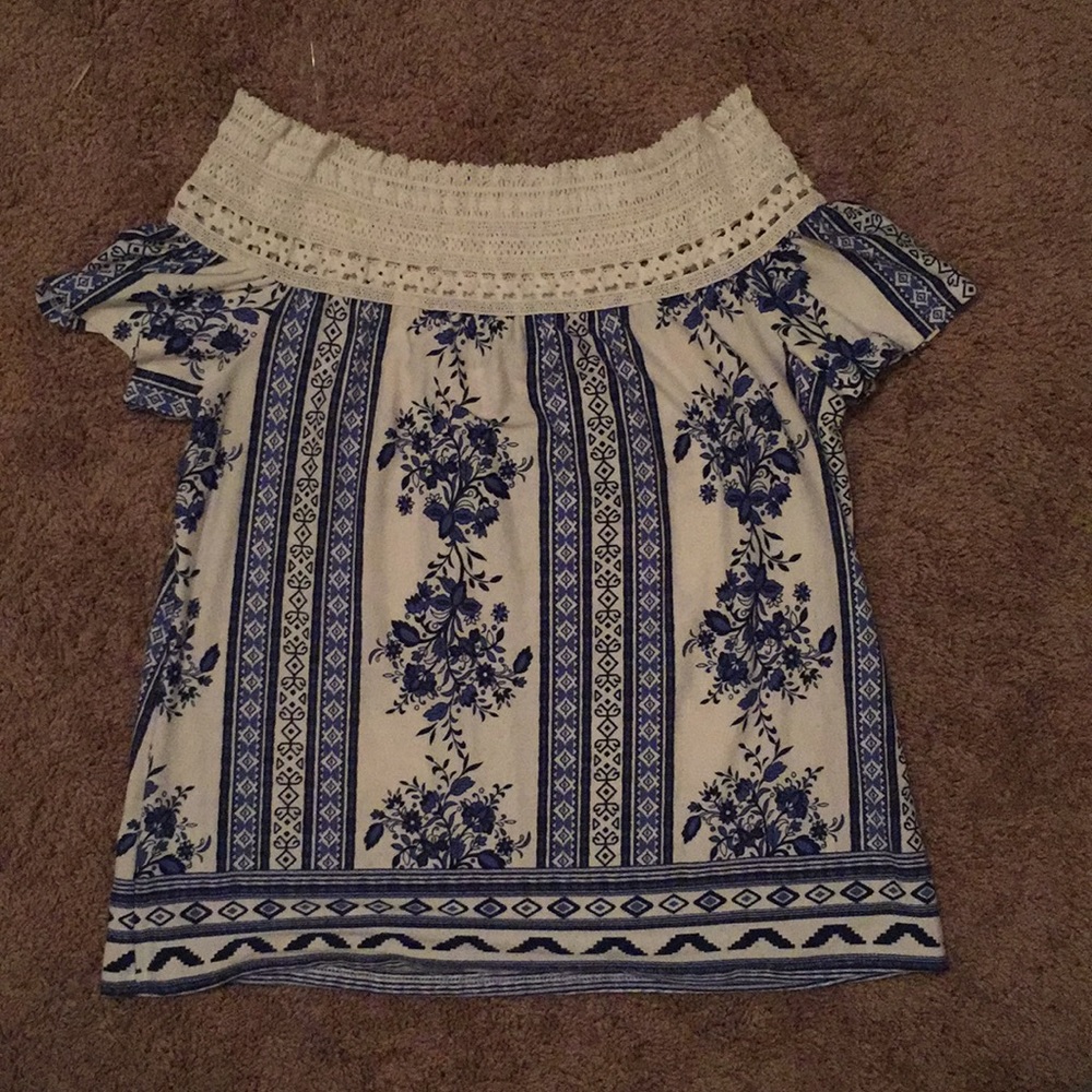Beachy off the shoulder shirt